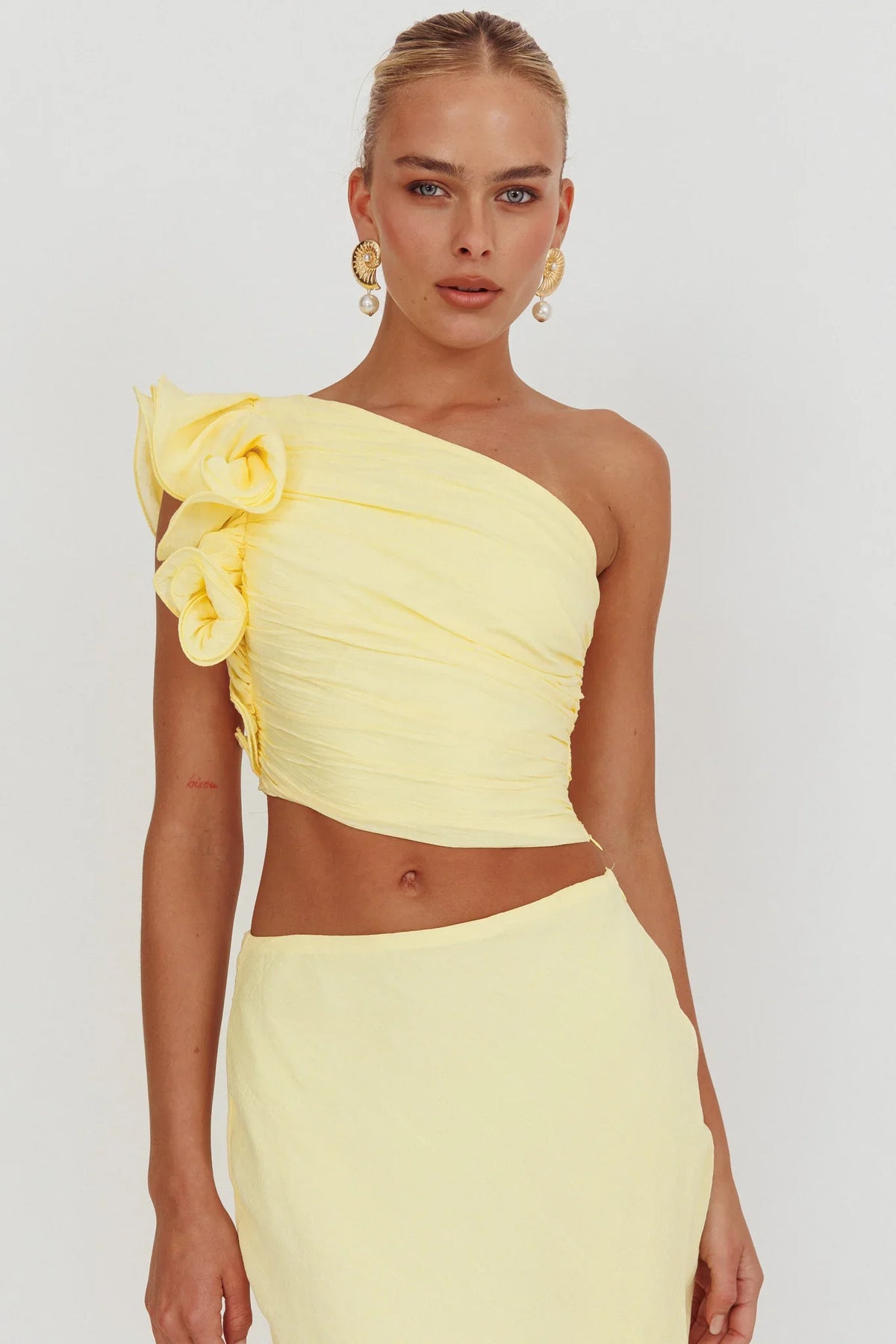 Deanna One-Shoulder Ruffle Top Lemon