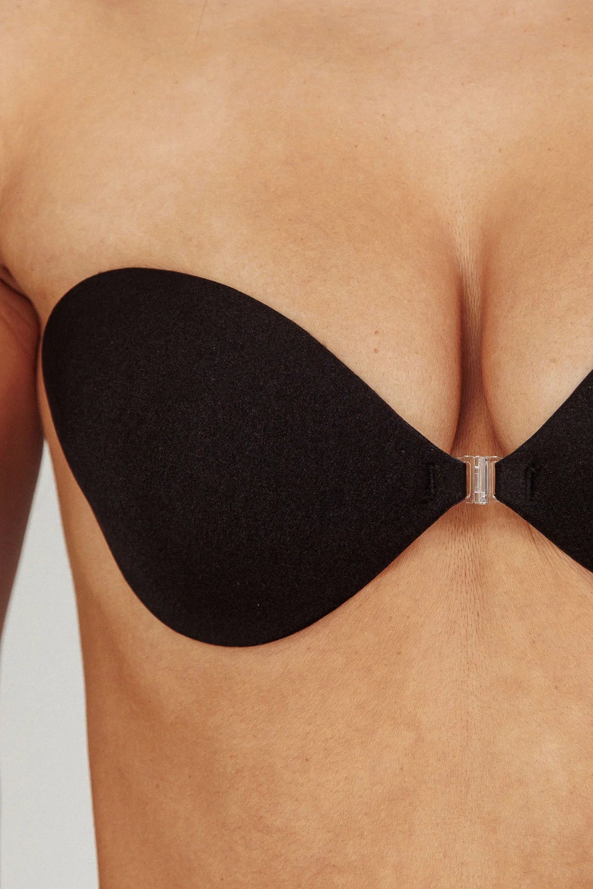 Artisan Round Backless Adhesive Bra Black