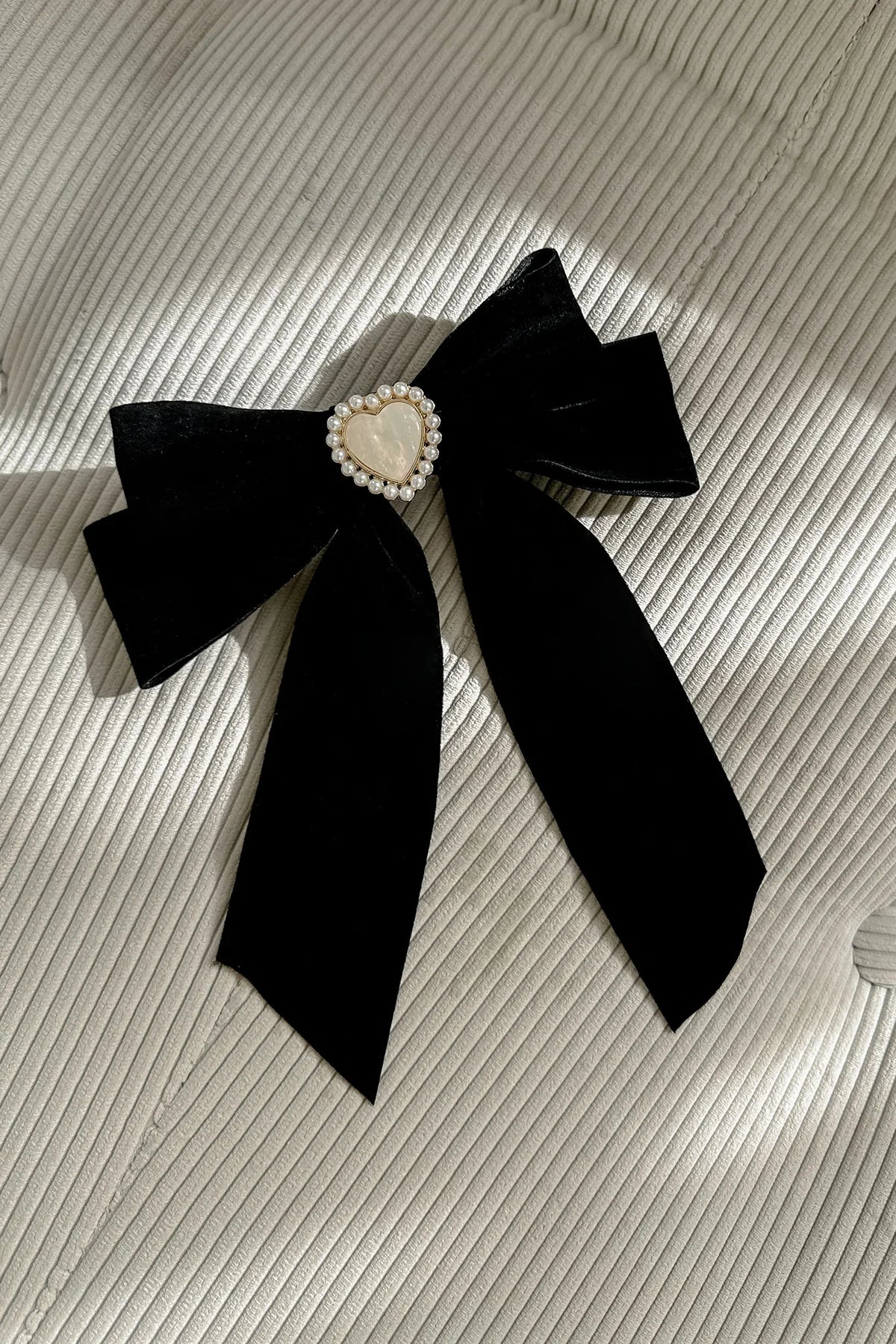 Michala Pearl Heart Velvet Bow Hairpin
