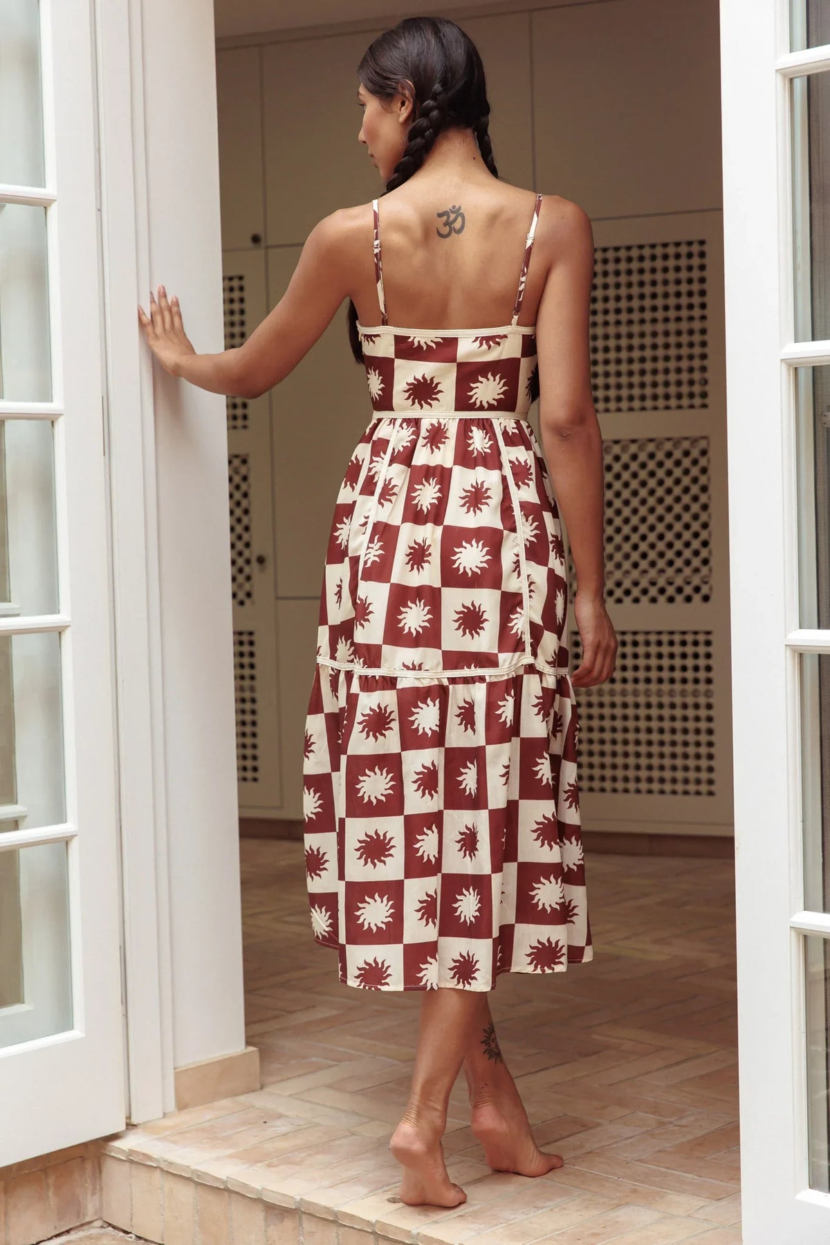 Confidante Piping Trim Midi Dress Brown