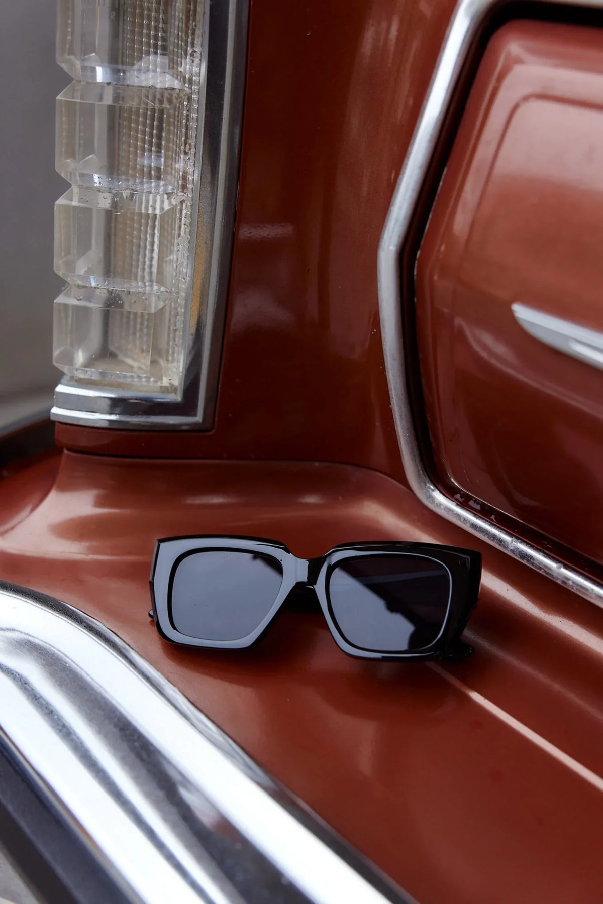 Cate Oversized Sunglasses Black