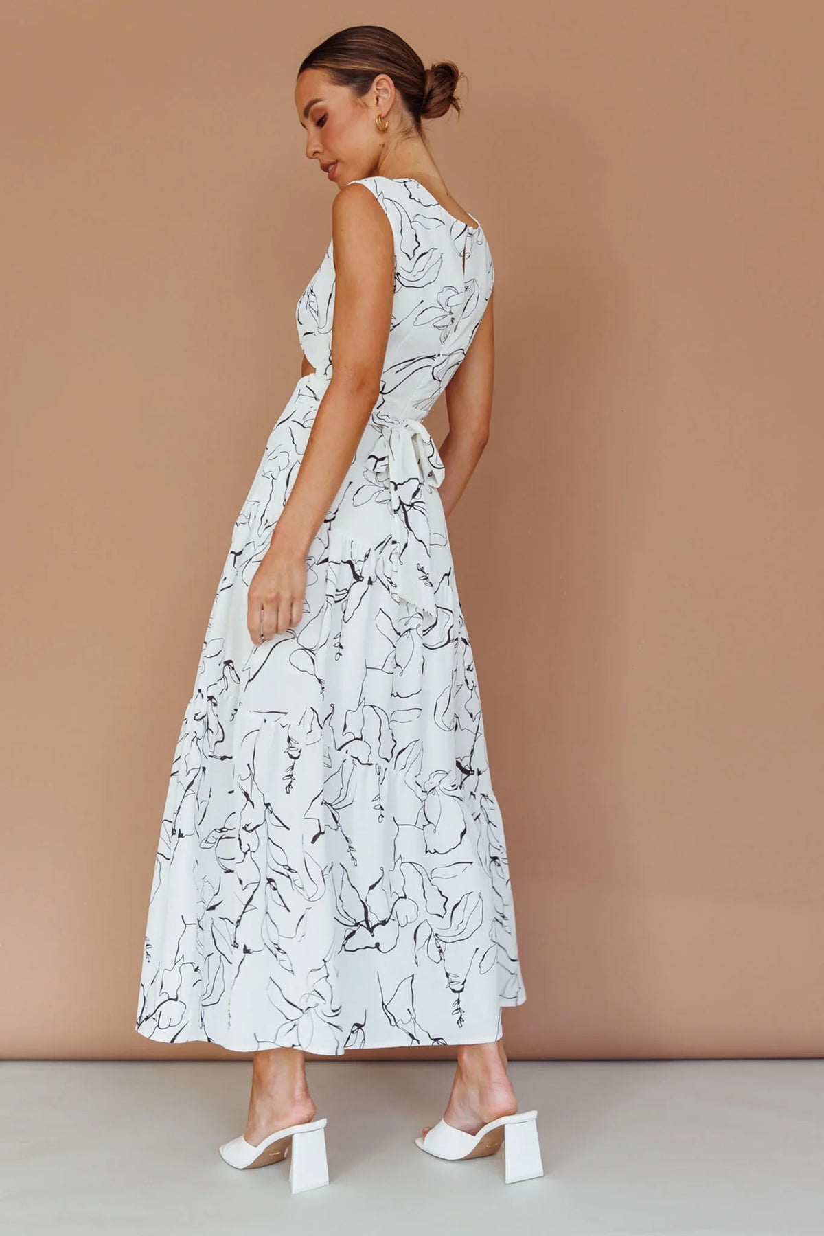 Shaniqua Cut-Out Sleeveless Midi Dress Print White