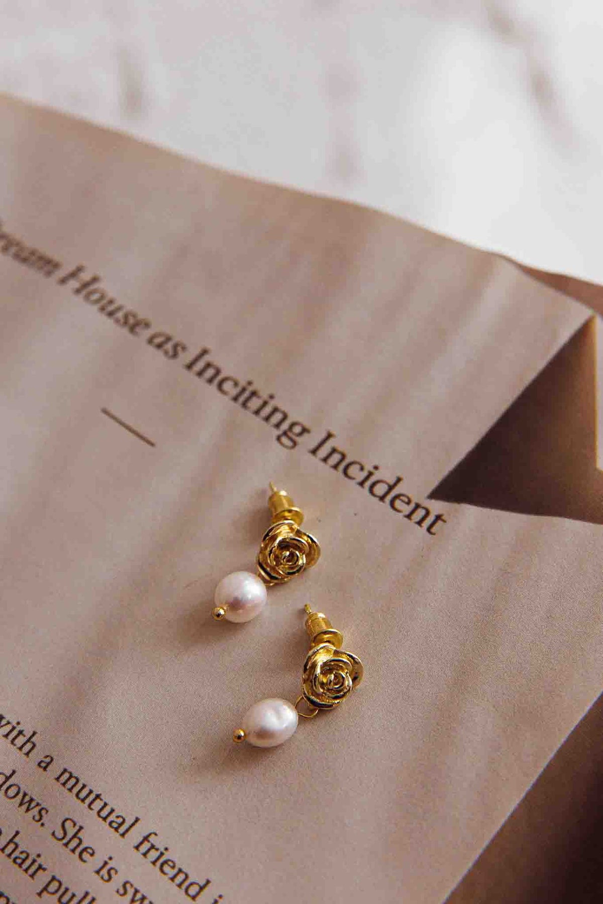 Le Jardin Flower Pearl Earrings Gold