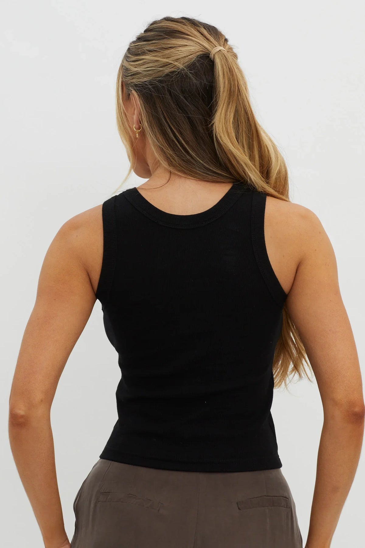 Brooks Crew Neck Ribbed Top Black