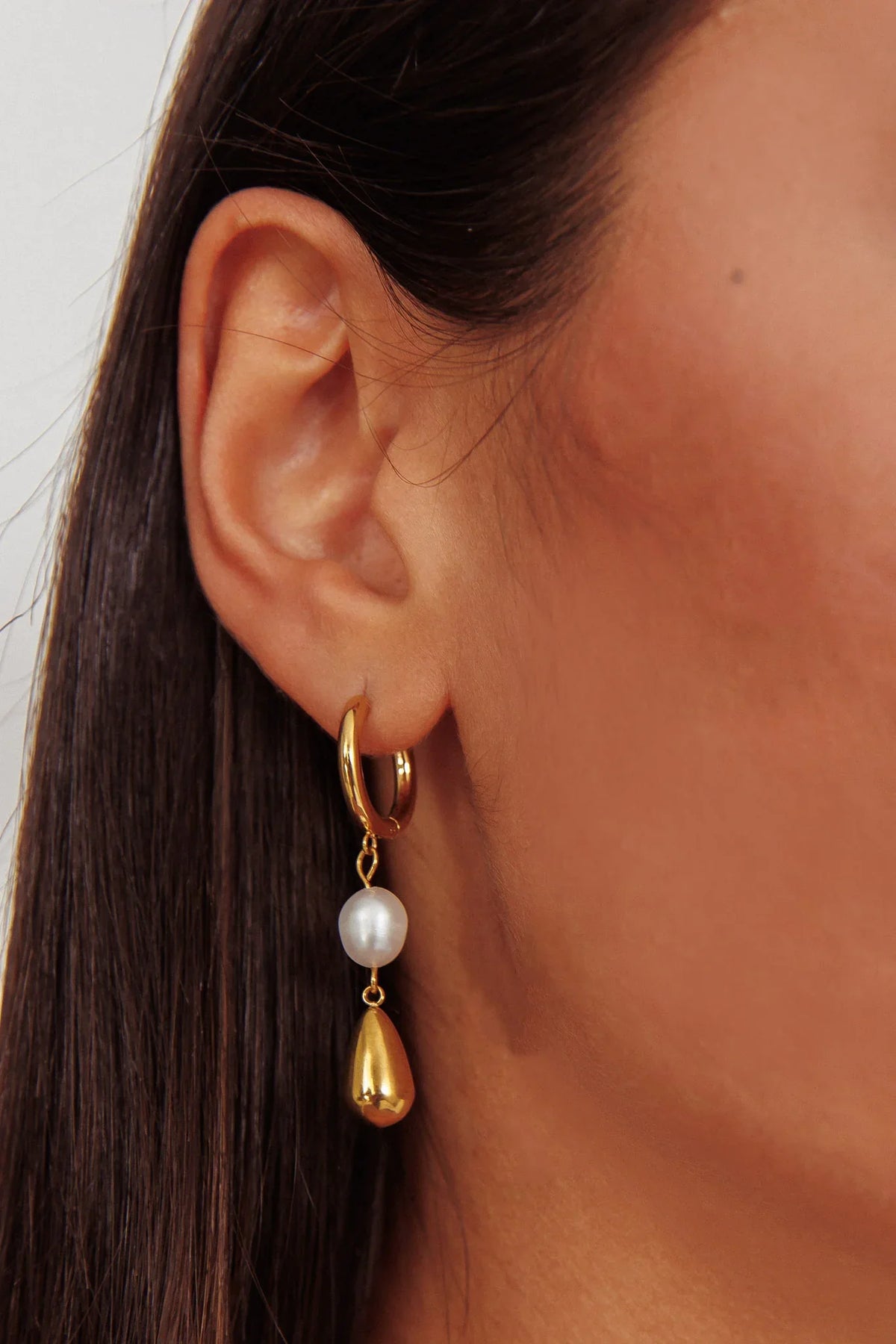 Elodie Teardrop Pearl Earrings Gold