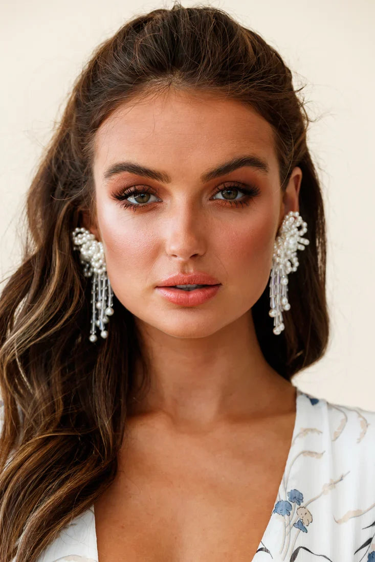 Winslet Pearl Bead Flower Earrings White