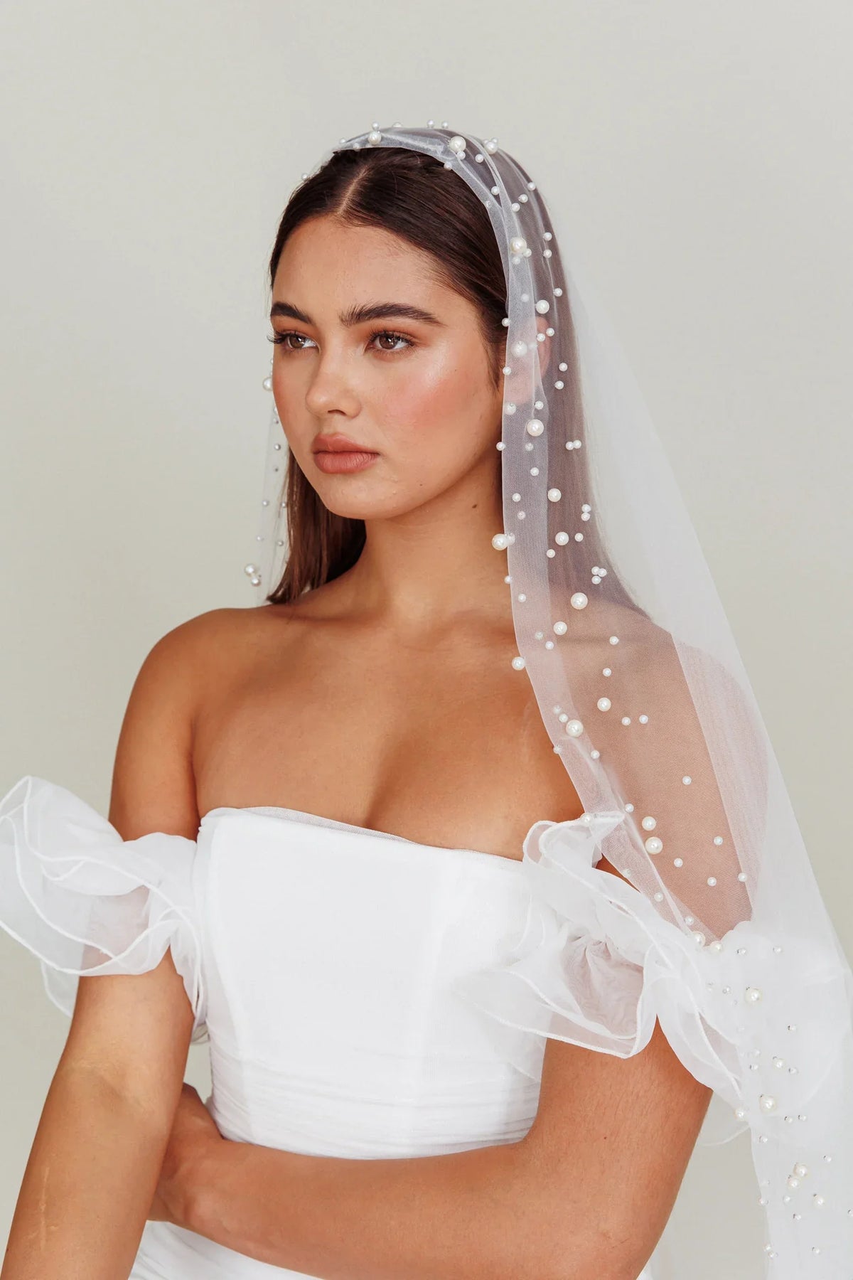 Violette Pearl Accent Veil White