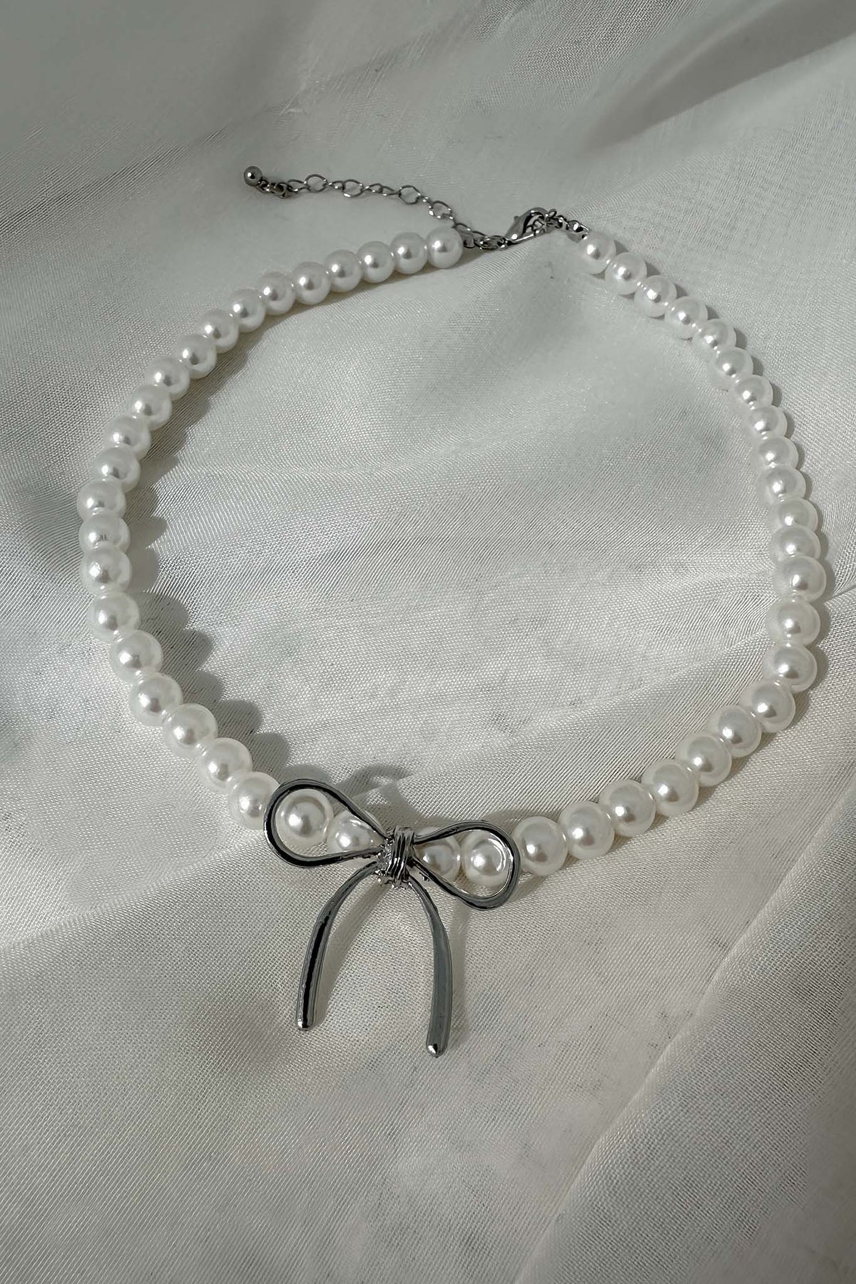Daydream Bow Accent Pearl Necklace Silver
