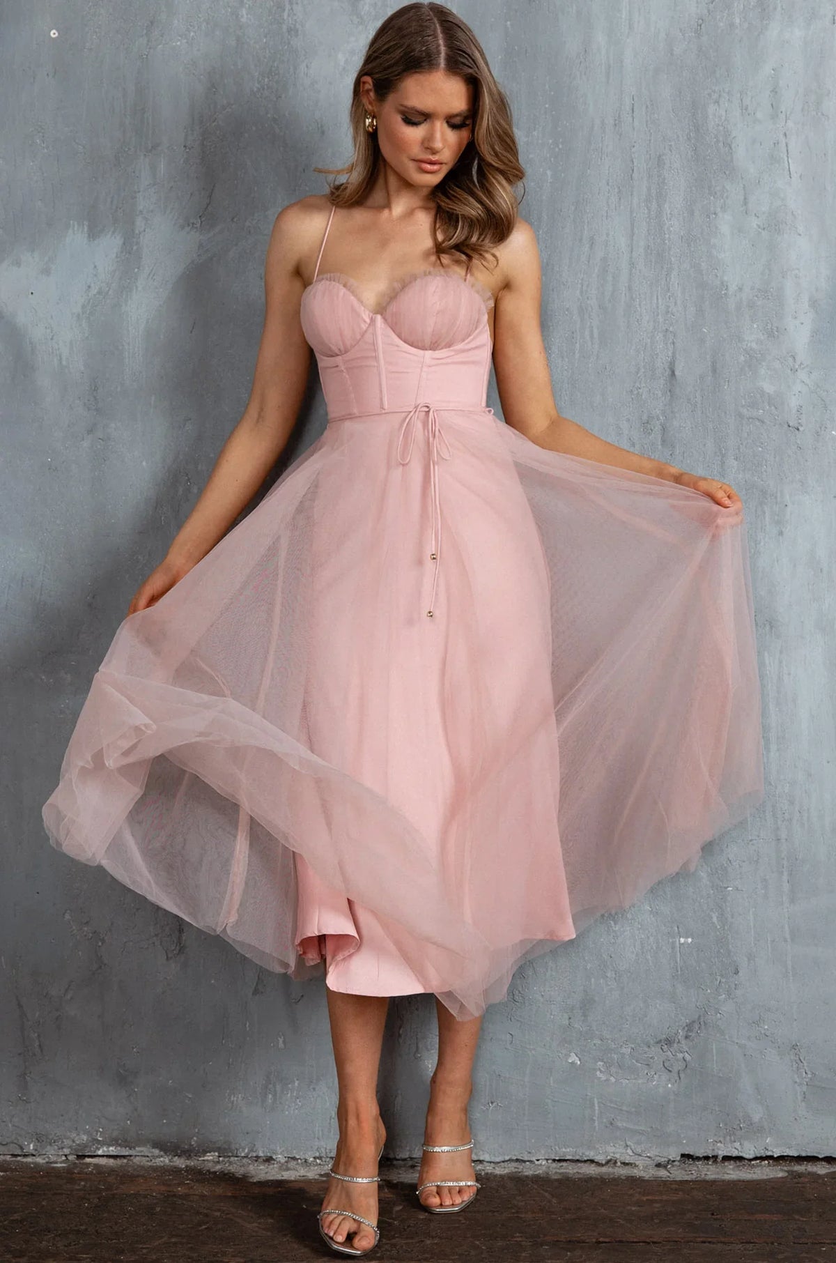 Smitten Sweetheart Neckline Chiffon Midi Dress Blush