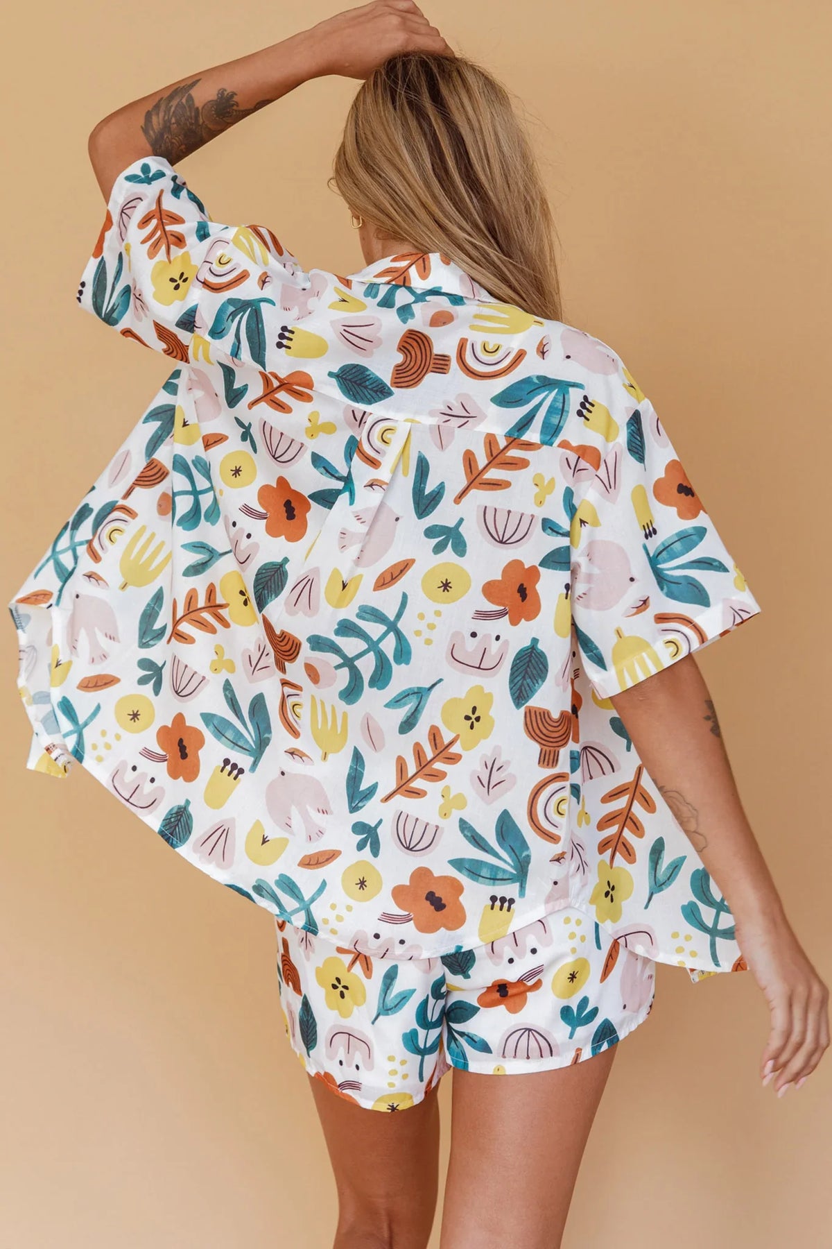 Just A Hunch Shorts Printed White
