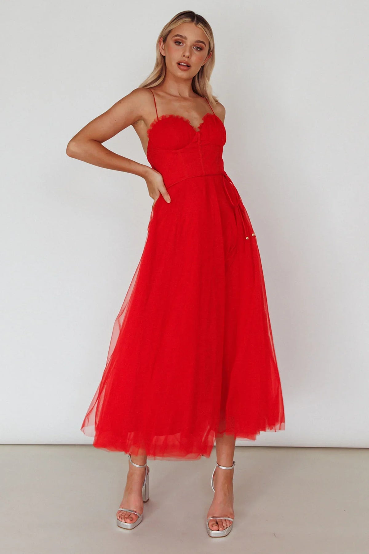 Smitten Sweetheart Neckline Chiffon Midi Dress Red