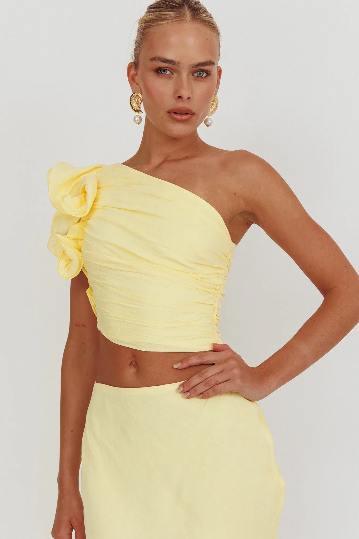 Deanna One-Shoulder Ruffle Top Lemon