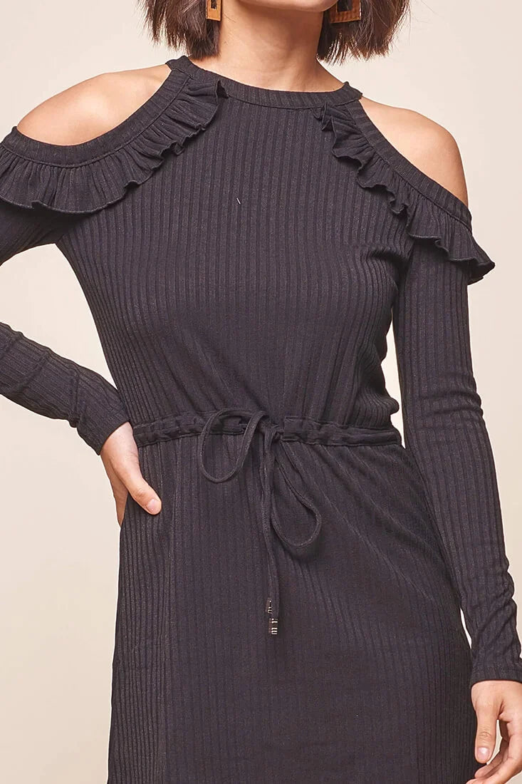 Petsch Cozy Waist Tie Long Sleeved Dress Black