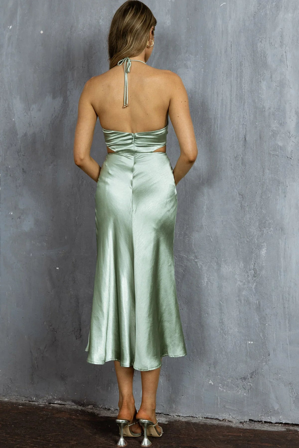 Social Butterfly Cut-Out Waist Midi Dress Pistachio